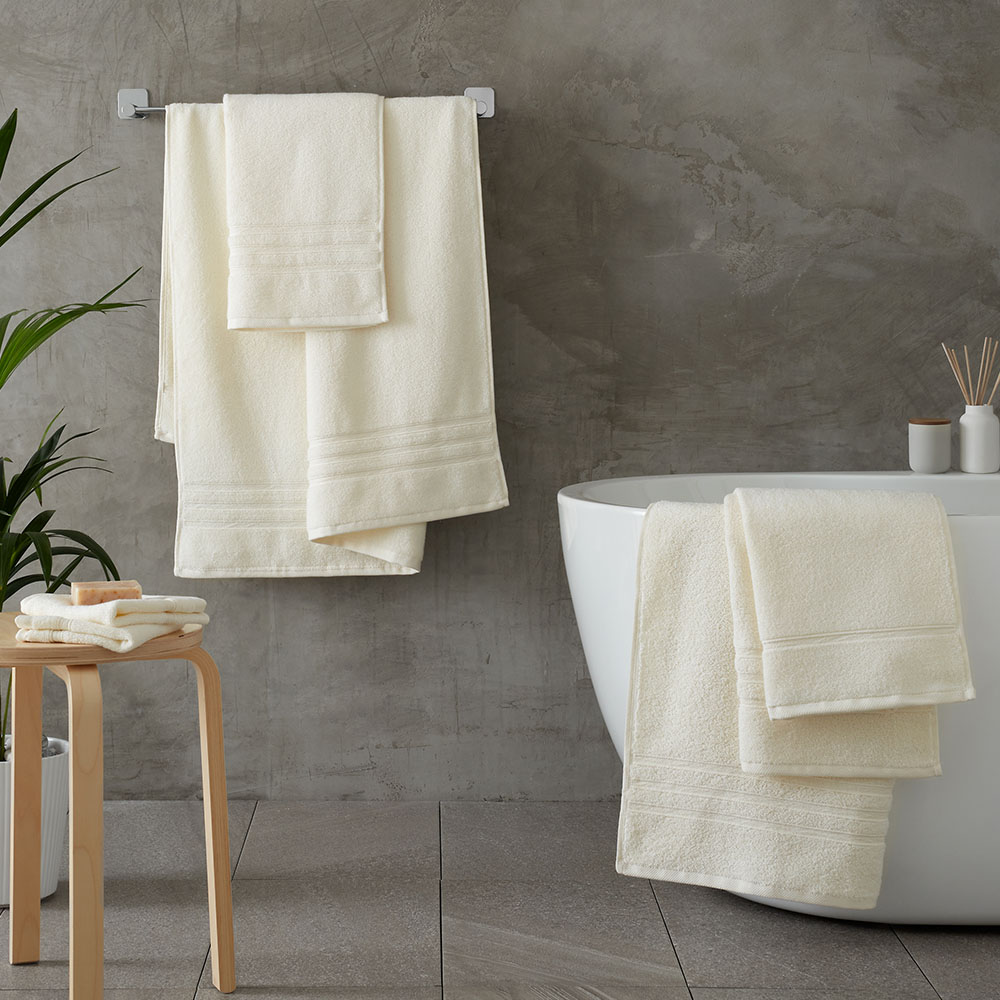 Catherine Lansfield Cream Zero Twist Towel